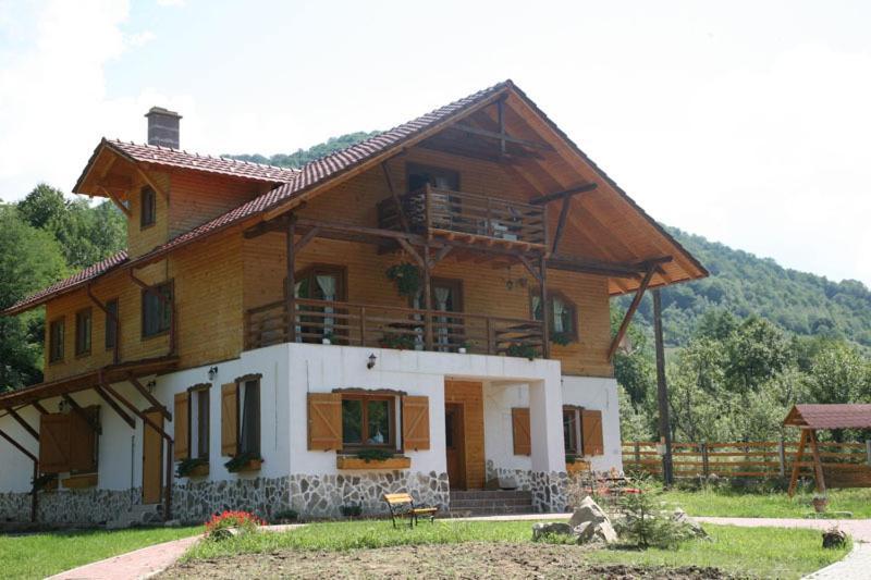 Gasthaus Maria Borlova エクステリア 写真